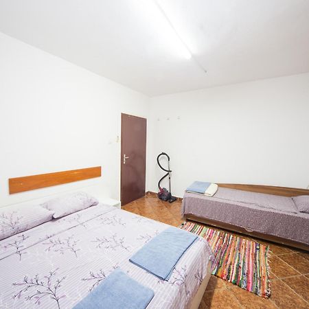 Center - Basic Flat - 10 Min To The Beach Apartment Burgas Bagian luar foto