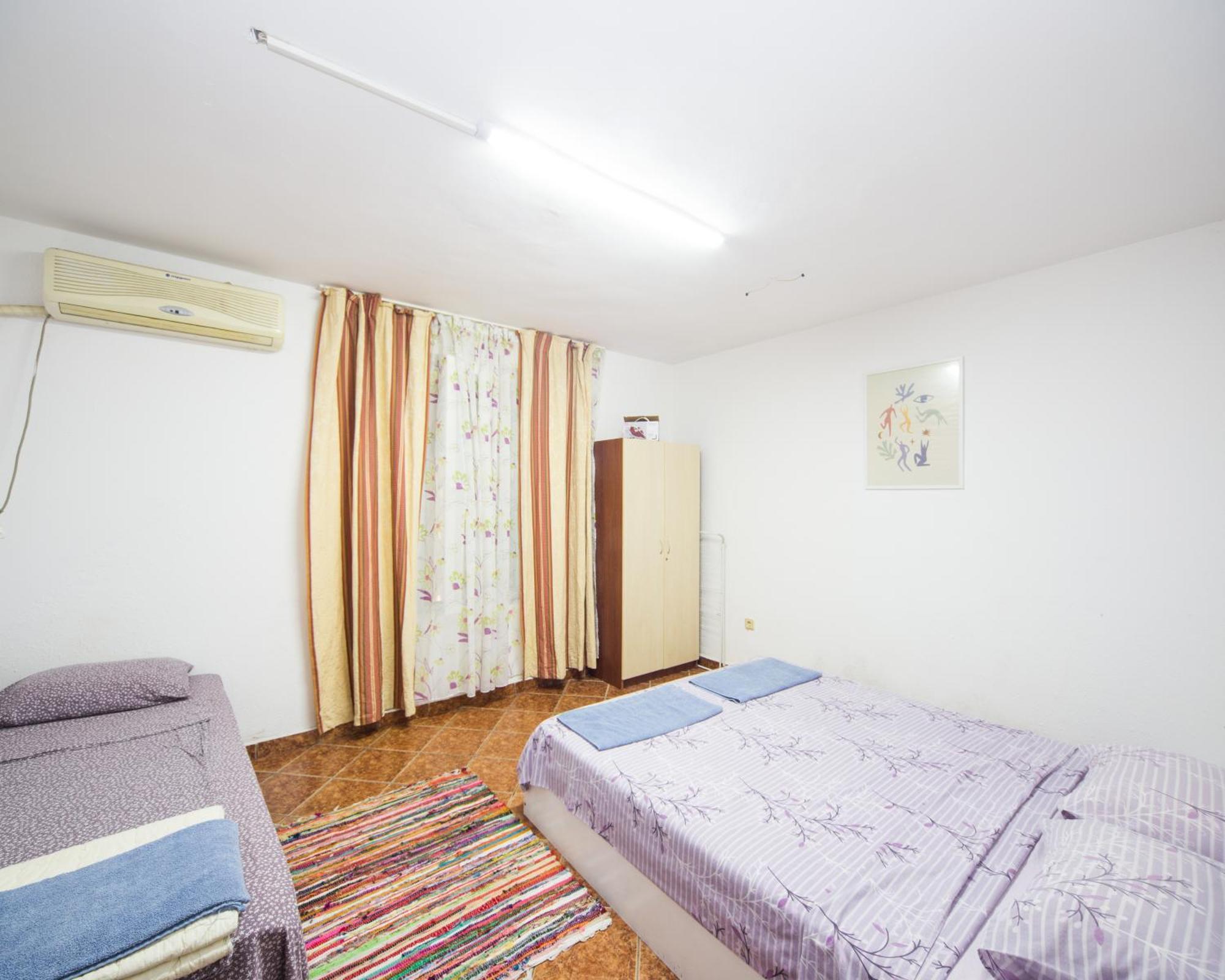 Center - Basic Flat - 10 Min To The Beach Apartment Burgas Bagian luar foto